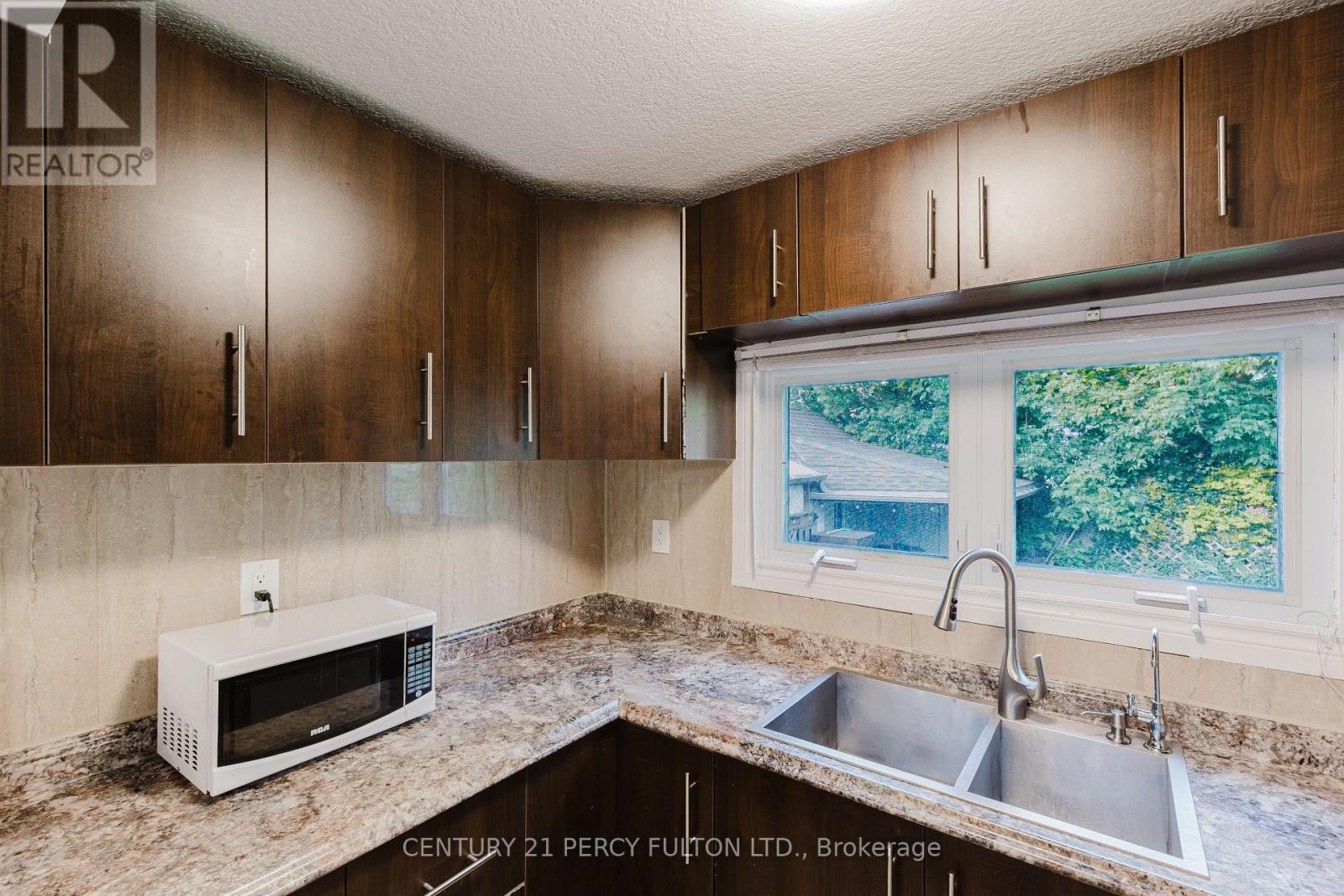 9 New Mountain Road, Hamilton, Ontario  L8G 2R4 - Photo 19 - X12201536