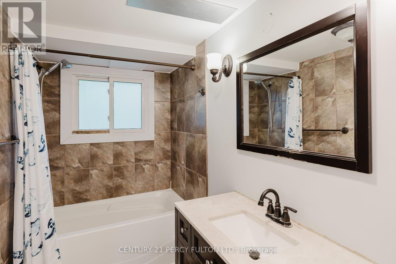 9 New Mountain Road, Hamilton, Ontario  L8G 2R4 - Photo 20 - X12201536