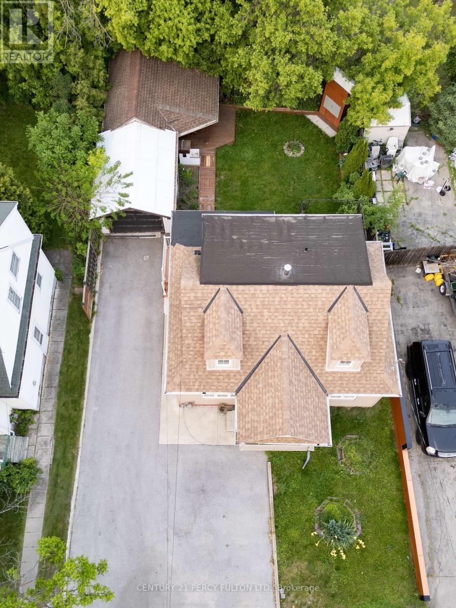9 New Mountain Road, Hamilton, Ontario  L8G 2R4 - Photo 4 - X12201536