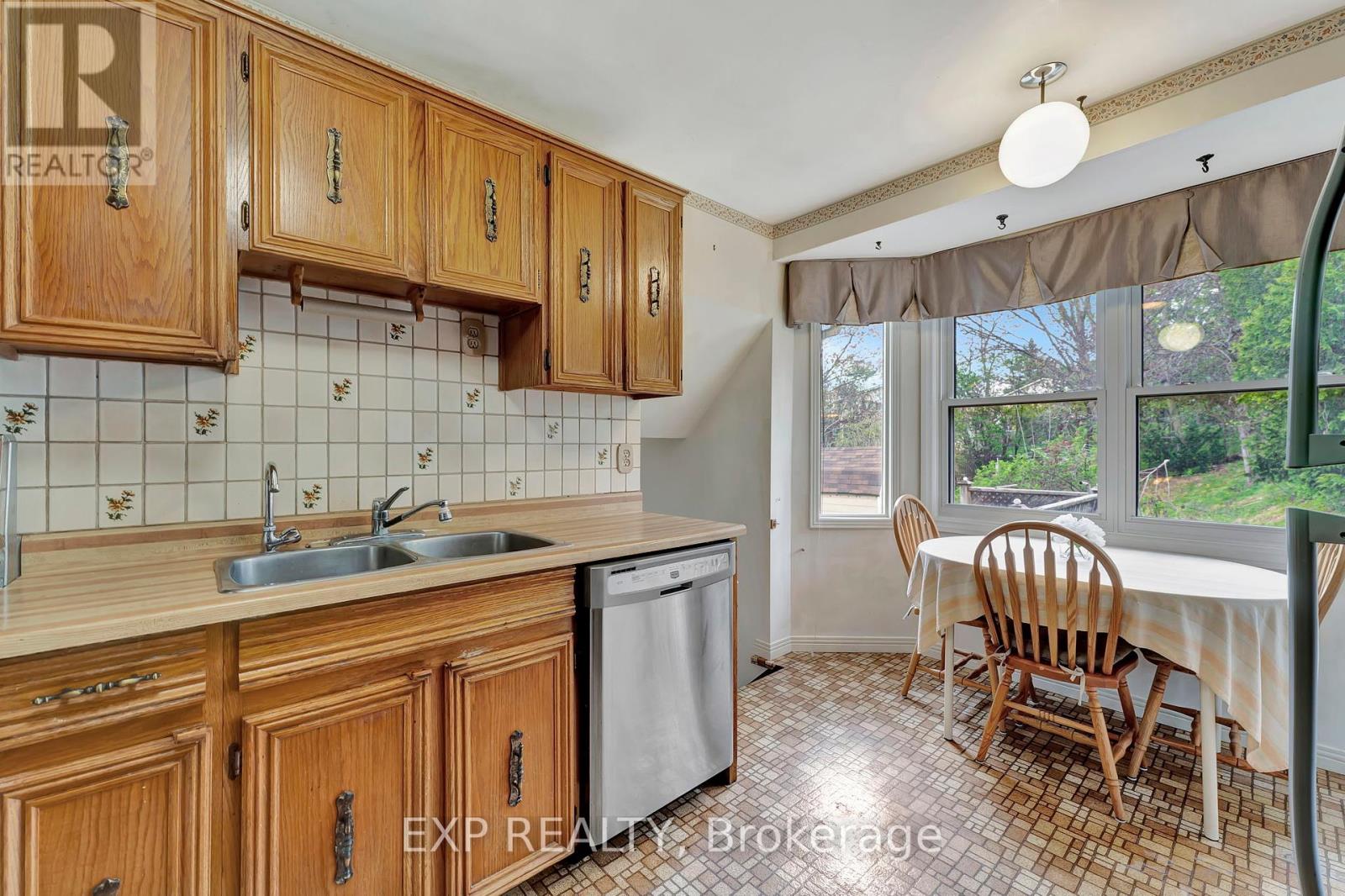 165 Harvard Road, Waterloo, Ontario  N2J 3V4 - Photo 13 - X12201558