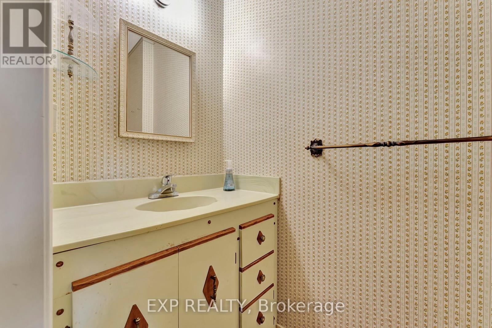 165 Harvard Road, Waterloo, Ontario  N2J 3V4 - Photo 18 - X12201558