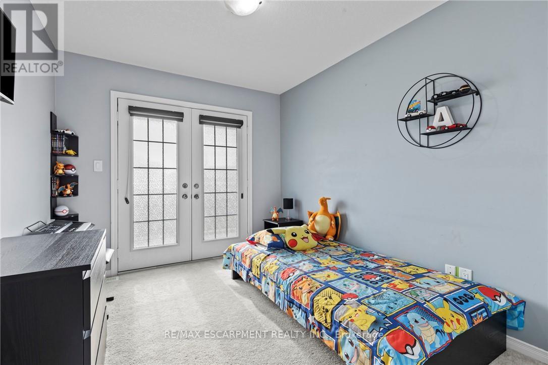 17 Kelso Drive, Haldimand, Ontario  N3W 2G9 - Photo 12 - X12201575
