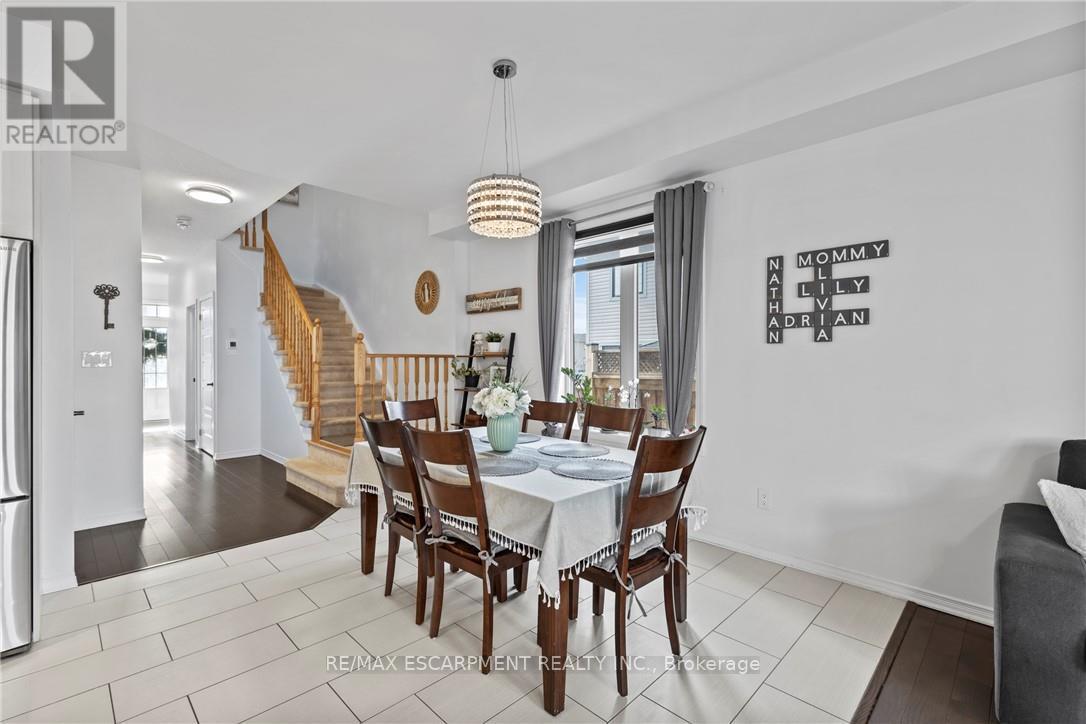 17 Kelso Drive, Haldimand, Ontario  N3W 2G9 - Photo 6 - X12201575