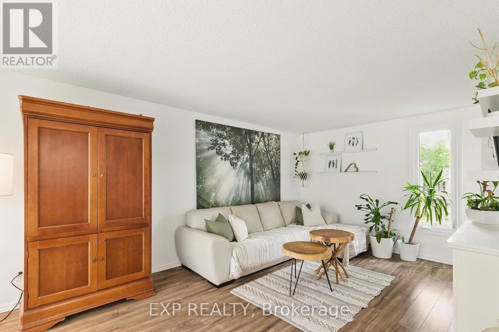 147 Rolling Meadows Drive, Kitchener, Ontario  N2N 1X8 - Photo 11 - X12201689