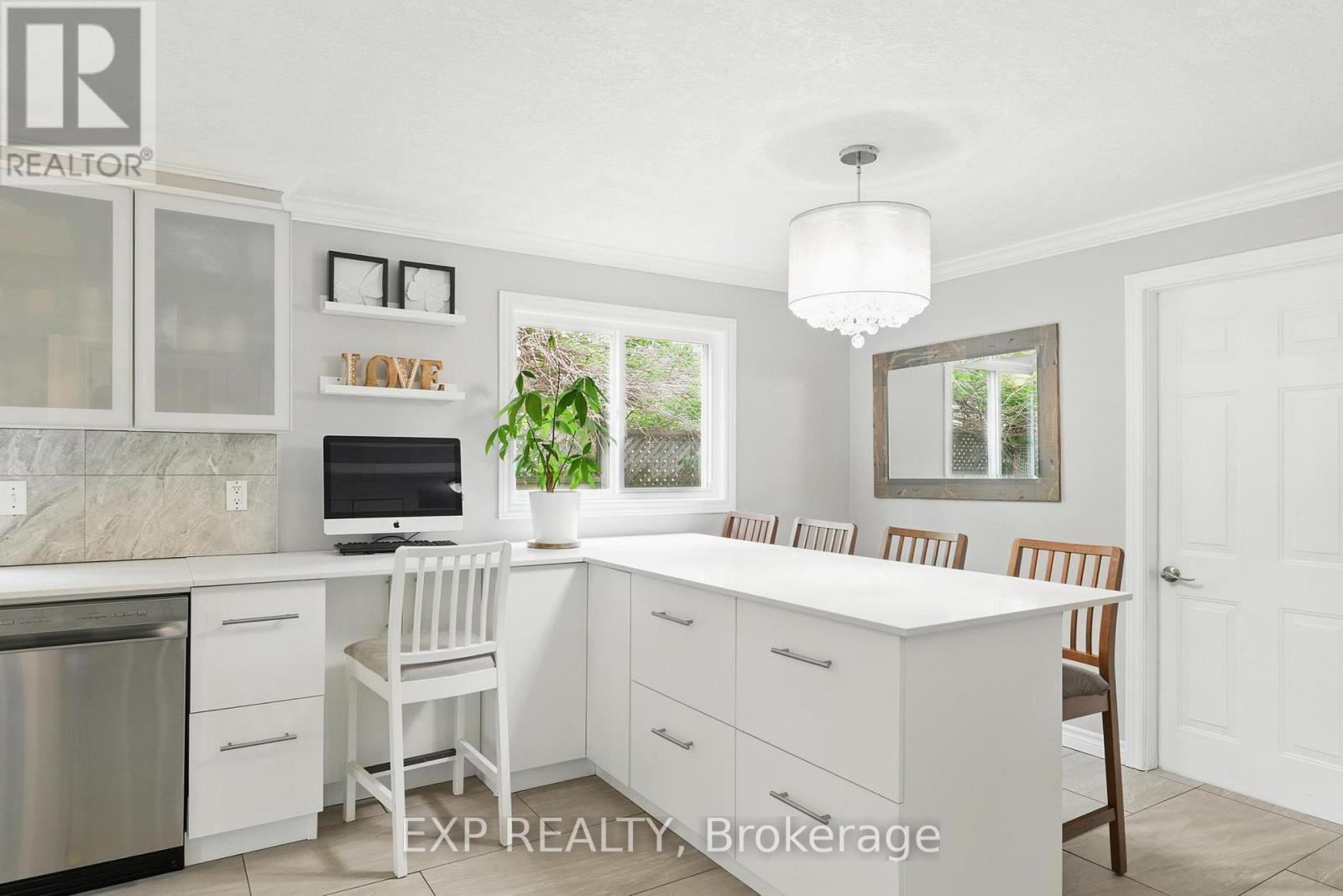 147 Rolling Meadows Drive, Kitchener, Ontario  N2N 1X8 - Photo 6 - X12201689