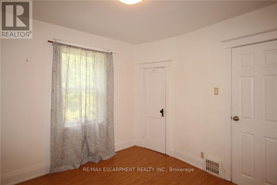29 Dromore Crescent, Hamilton (Westdale), Ontario  L8S 4A8 - Photo 19 - X12201745
