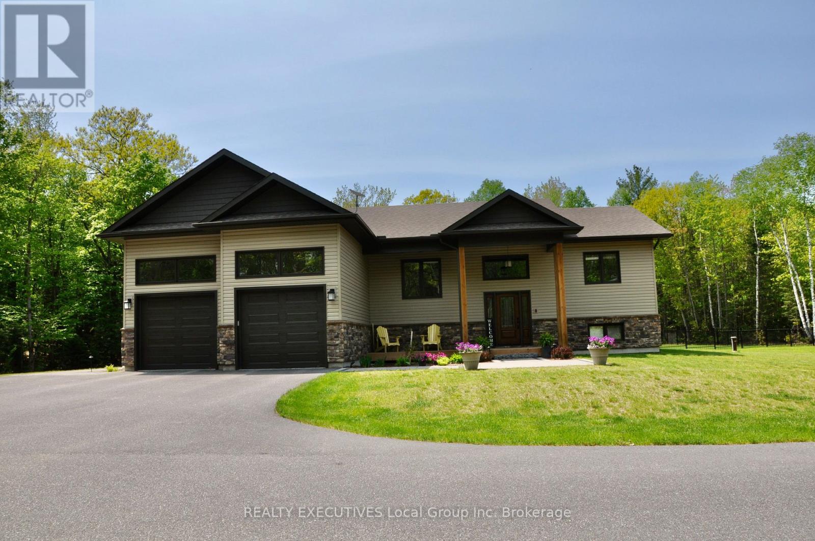 135 Hillside Lake Road, North Bay, Ontario  P1B 8G2 - Photo 1 - X12126712