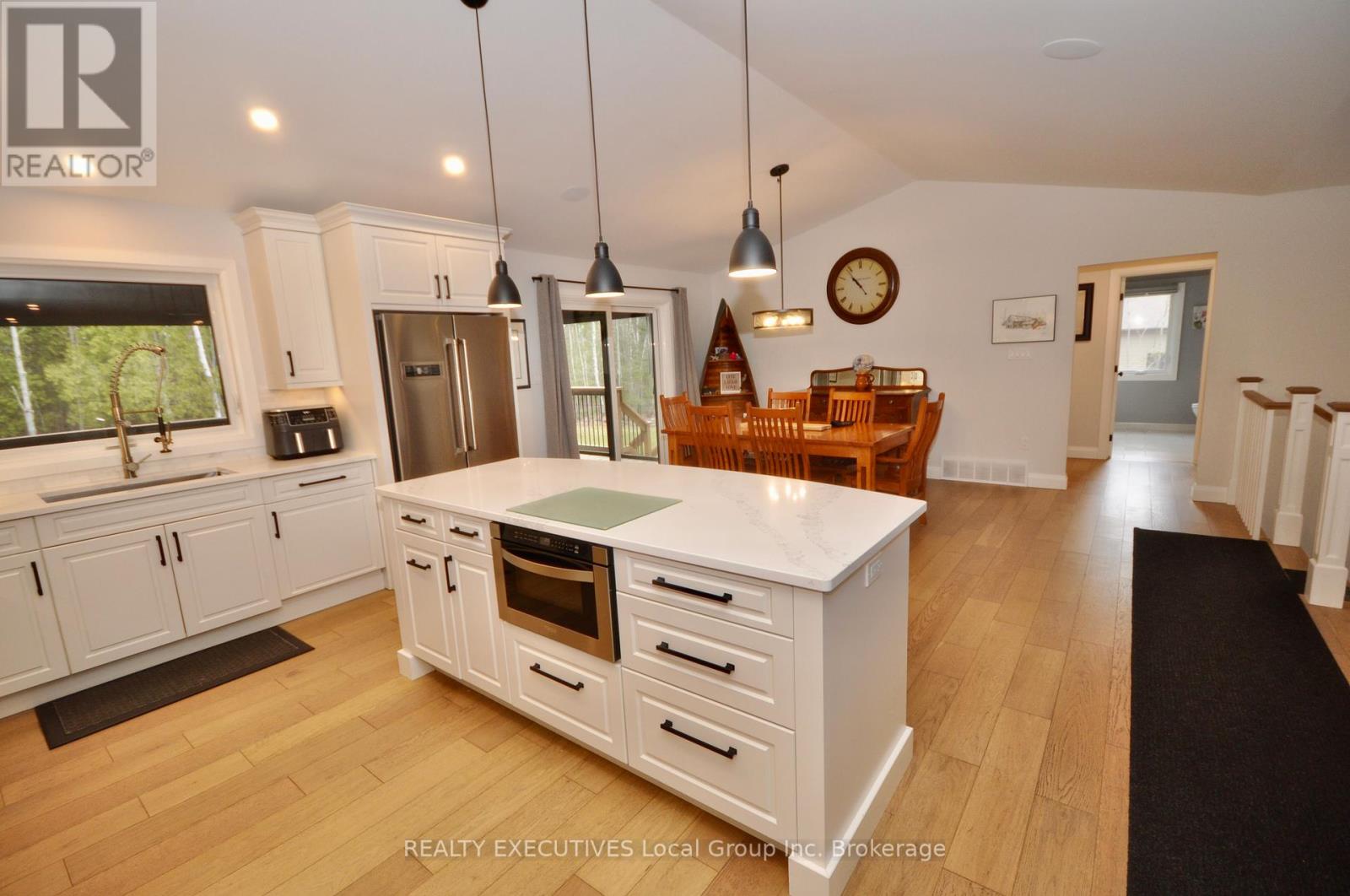 135 Hillside Lake Road, North Bay, Ontario  P1B 8G2 - Photo 6 - X12126712