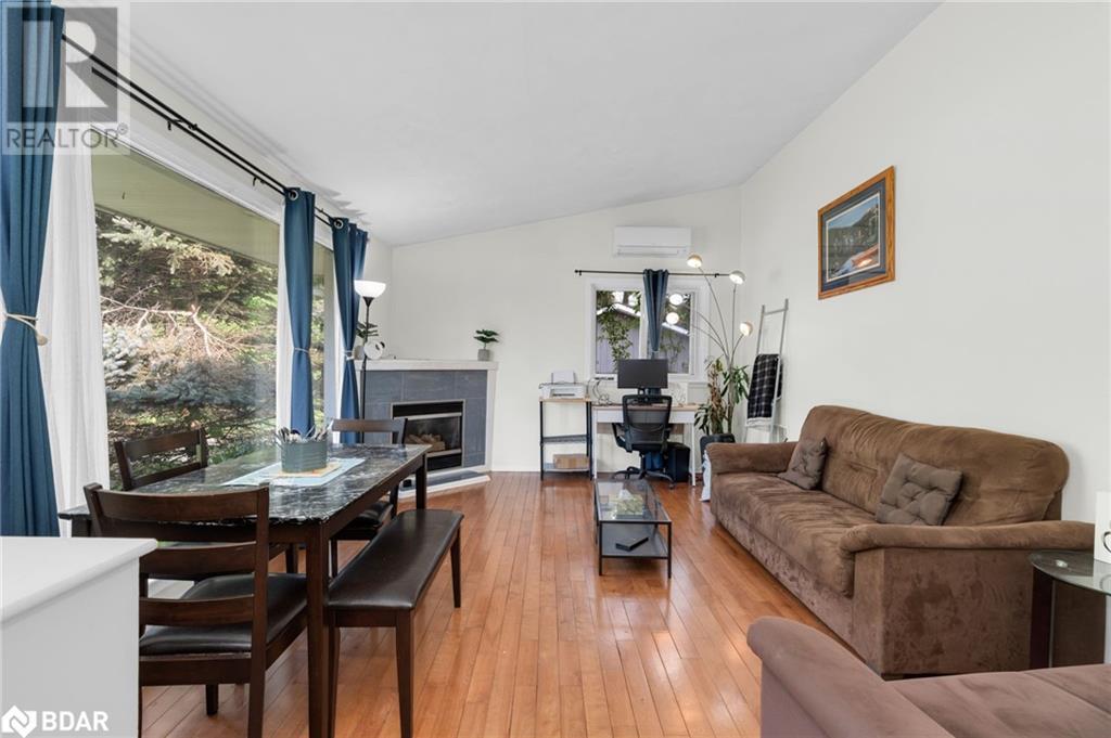 Property at 365 WELLINGTON Street N image 4