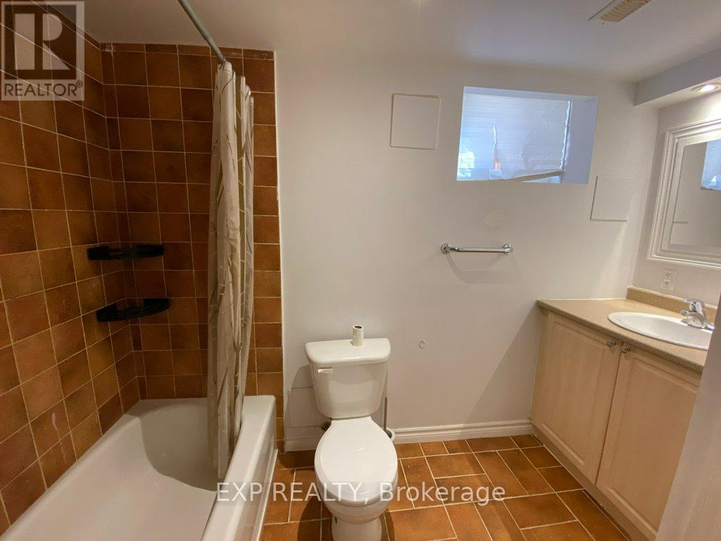 165 Carlson Drive, Newmarket, Ontario  L3Y 3H2 - Photo 37 - N12123450