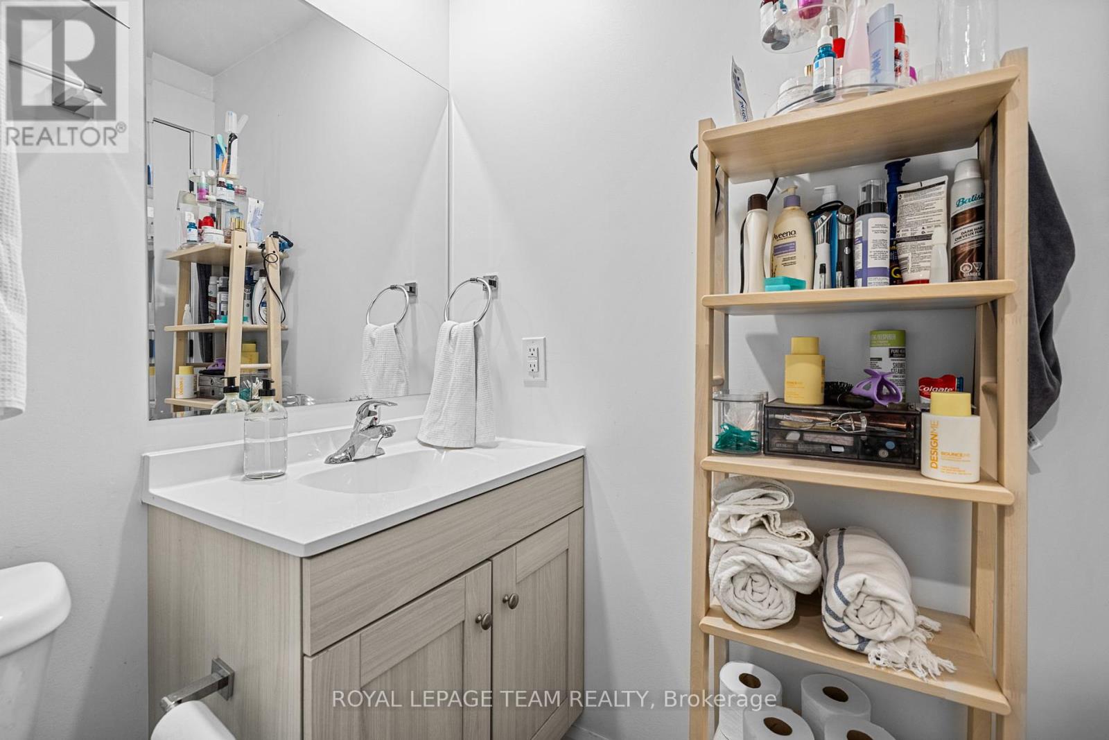 202 - 506 Gladstone Avenue, Ottawa, Ontario  K1R 5P1 - Photo 10 - X12201796