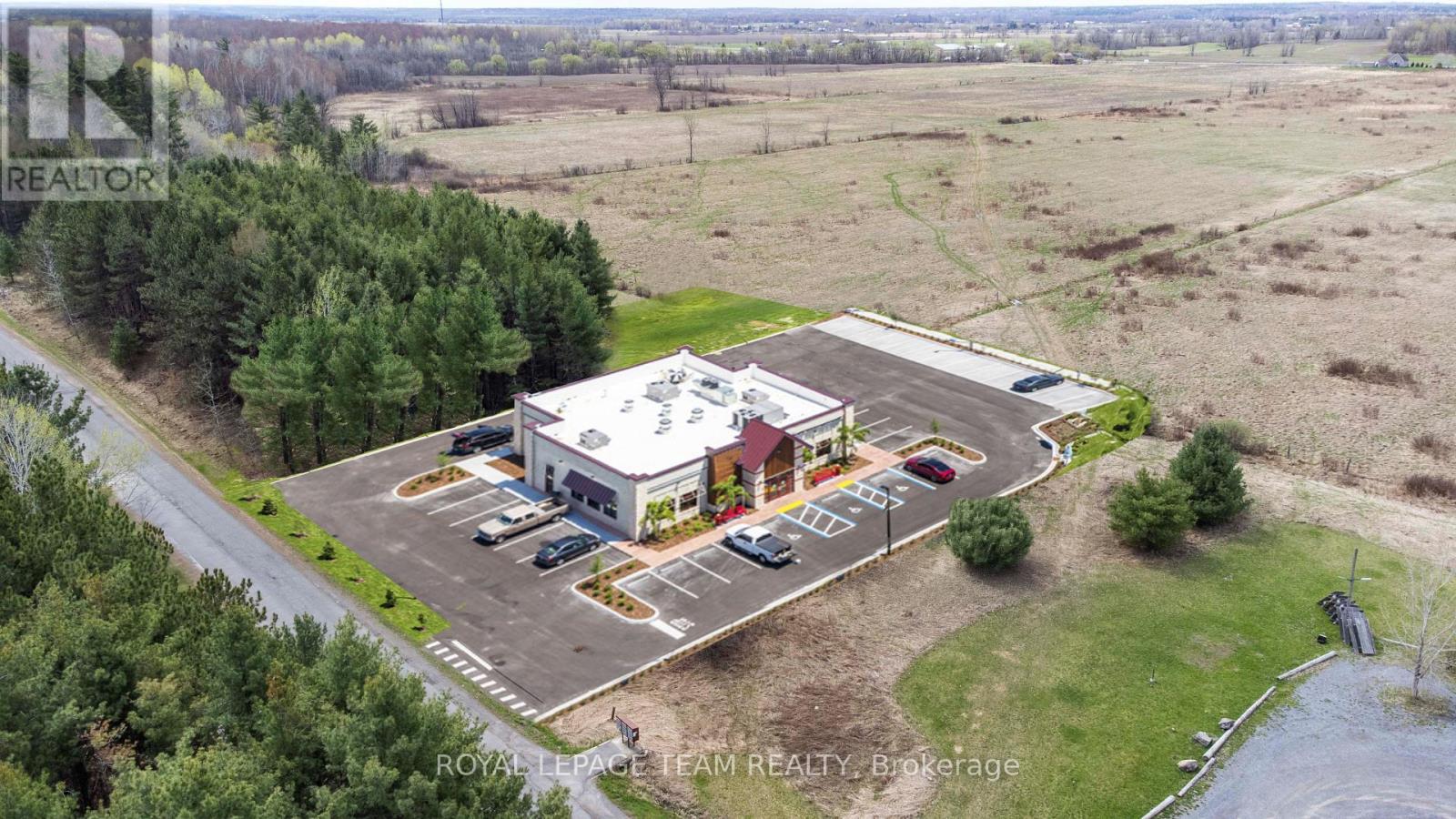 116 Willand Lane, Ottawa, Ontario  K0A 3M0 - Photo 2 - X12201829