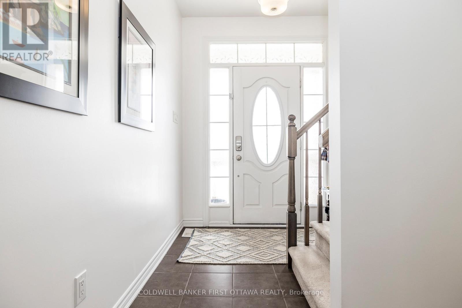 170 Flowing Creek Circle, Ottawa, Ontario  K2M 0K2 - Photo 3 - X12201876