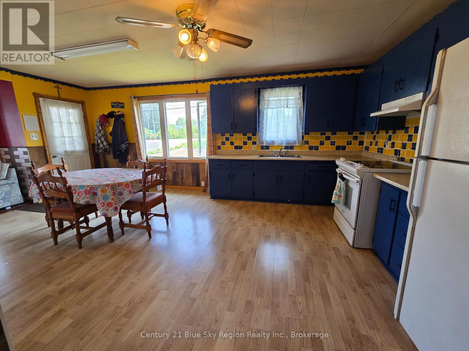 7707 Highway 17, Markstay-Warren, Ontario  P0H 2N0 - Photo 2 - X12201808