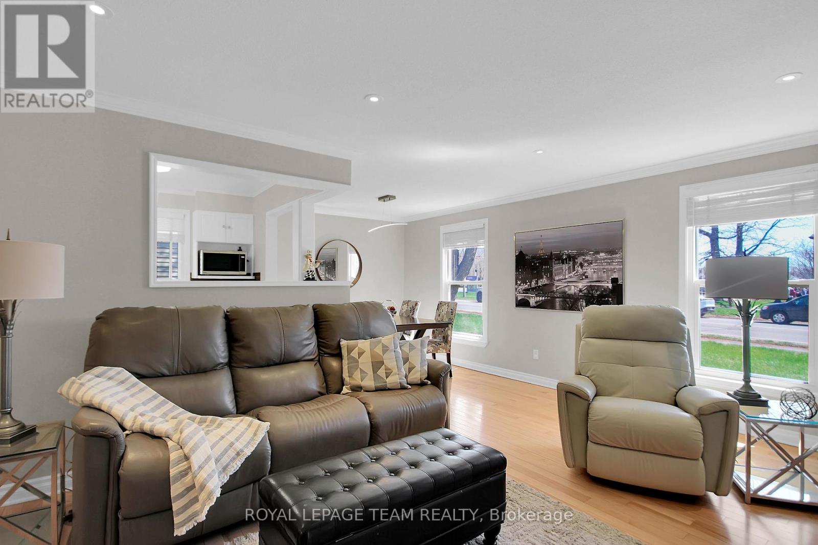 167 Abbeyhill Drive, Ottawa, Ontario  K2L 2E9 - Photo 10 - X12117528
