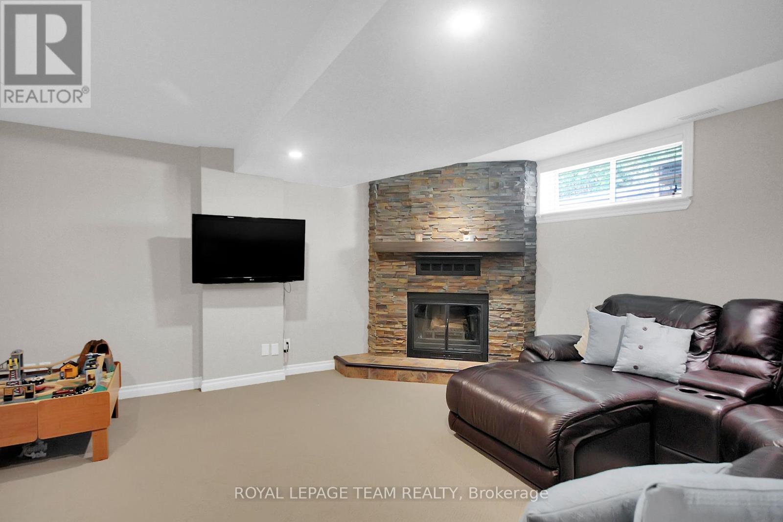 167 Abbeyhill Drive, Ottawa, Ontario  K2L 2E9 - Photo 20 - X12117528