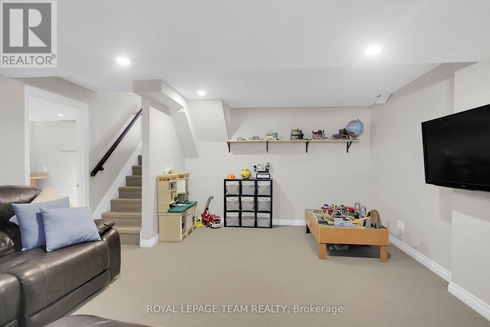 167 Abbeyhill Drive, Ottawa, Ontario  K2L 2E9 - Photo 23 - X12117528