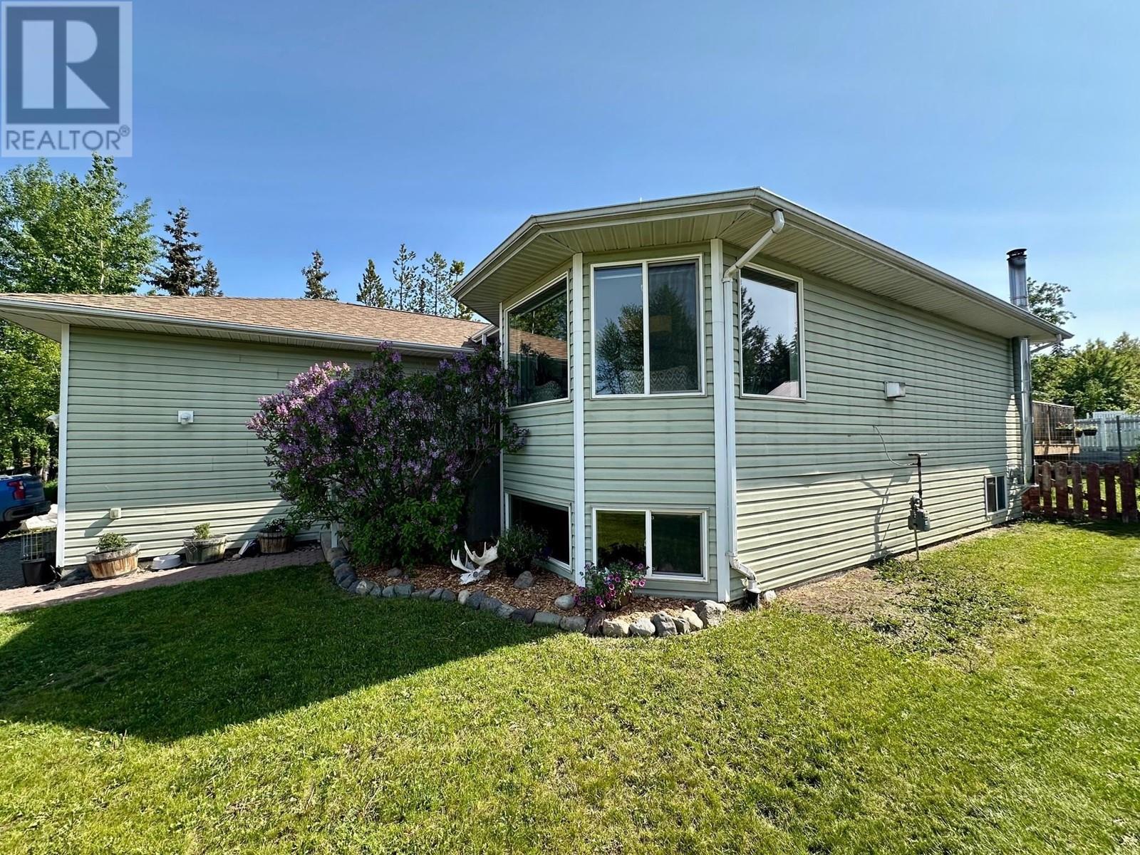 2804 Olsson Road, Houston, British Columbia  V0J 1Z0 - Photo 3 - R3012236