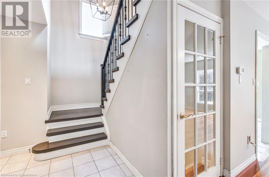 573 Enfield Road, Burlington, Ontario  L7T 2X5 - Photo 12 - 40735497