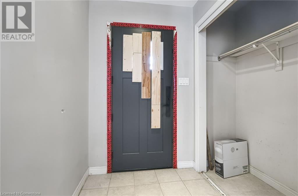 573 Enfield Road, Burlington, Ontario  L7T 2X5 - Photo 3 - 40735497