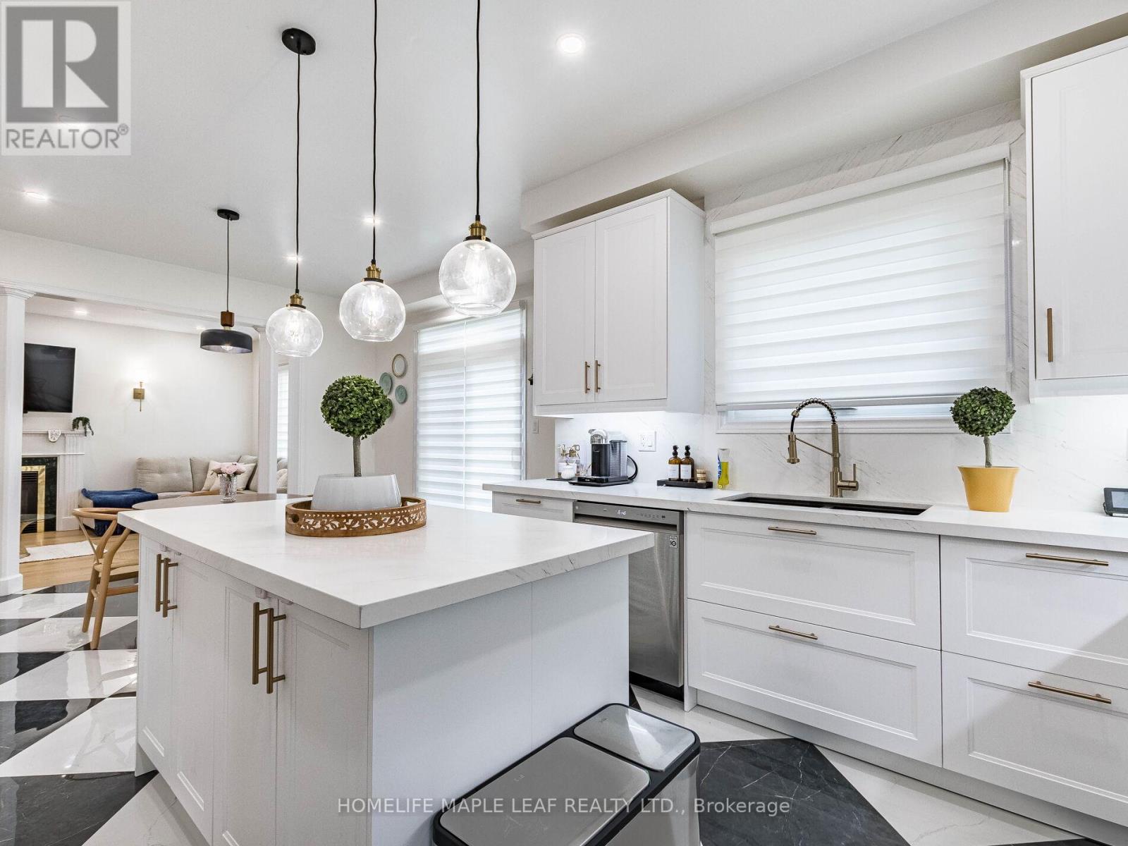 165 Bristol Road E, Mississauga, Ontario  L4Z 3V3 - Photo 19 - W12187392