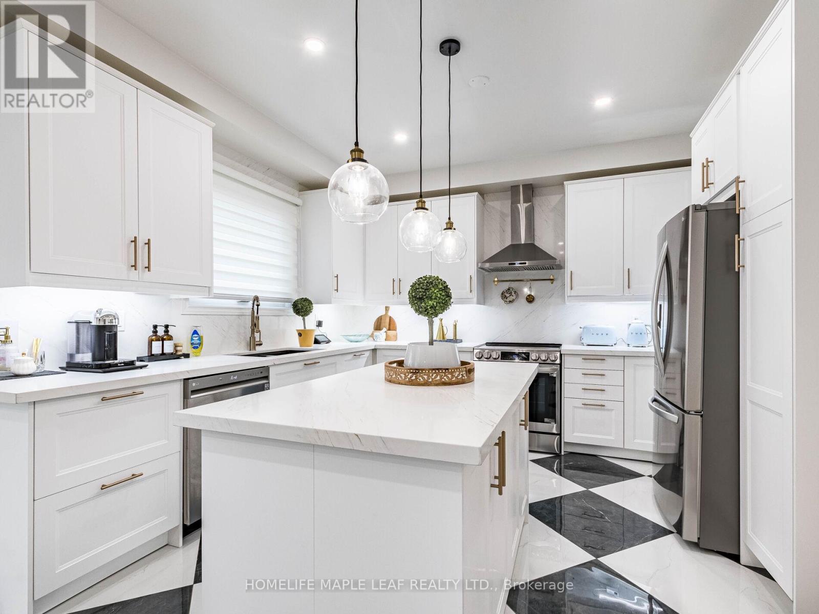 165 Bristol Road E, Mississauga, Ontario  L4Z 3V3 - Photo 16 - W12187392