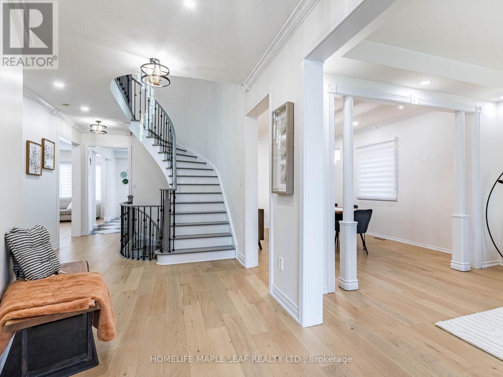 165 Bristol Road E, Mississauga, Ontario  L4Z 3V3 - Photo 5 - W12187392