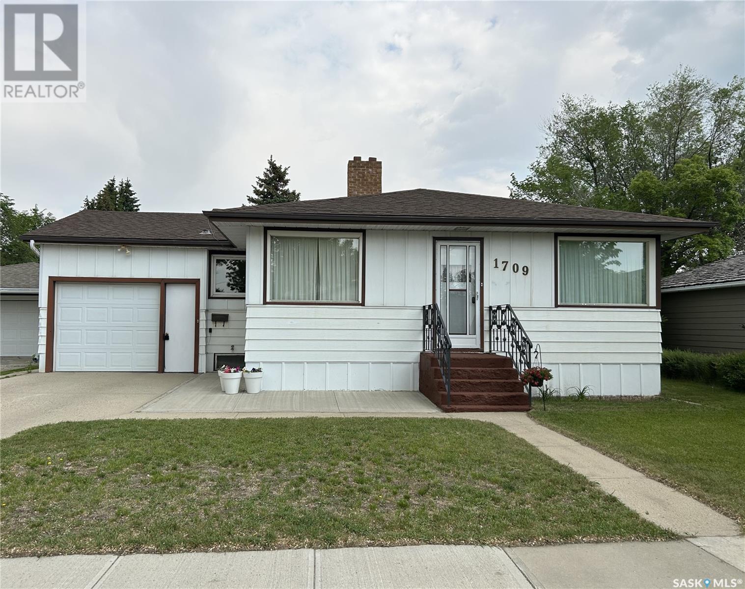 Property at 1709 2nd STREET image 1