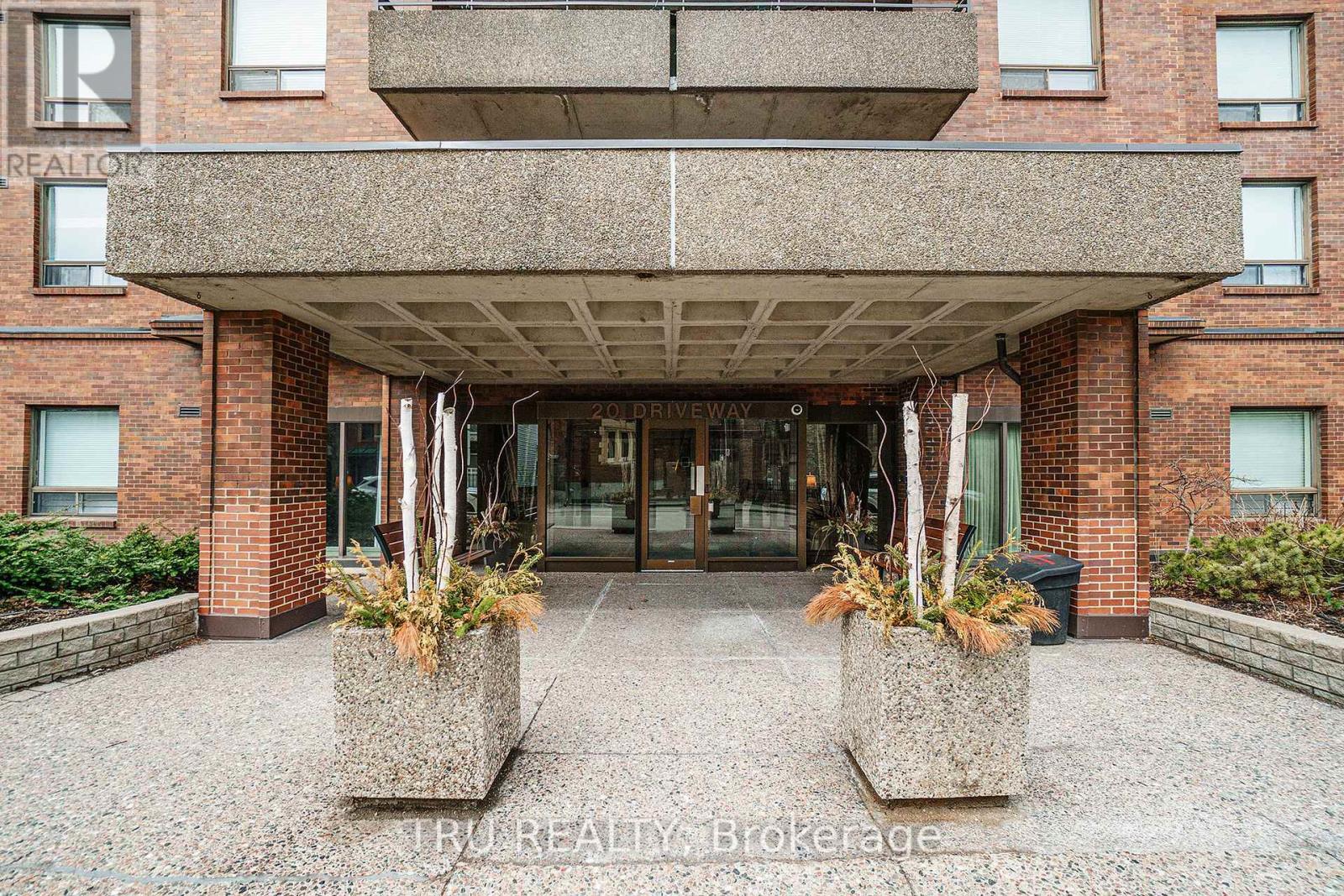 905 - 20 The Driveway Drive, Ottawa, Ontario  K2P 1C8 - Photo 3 - X12193306