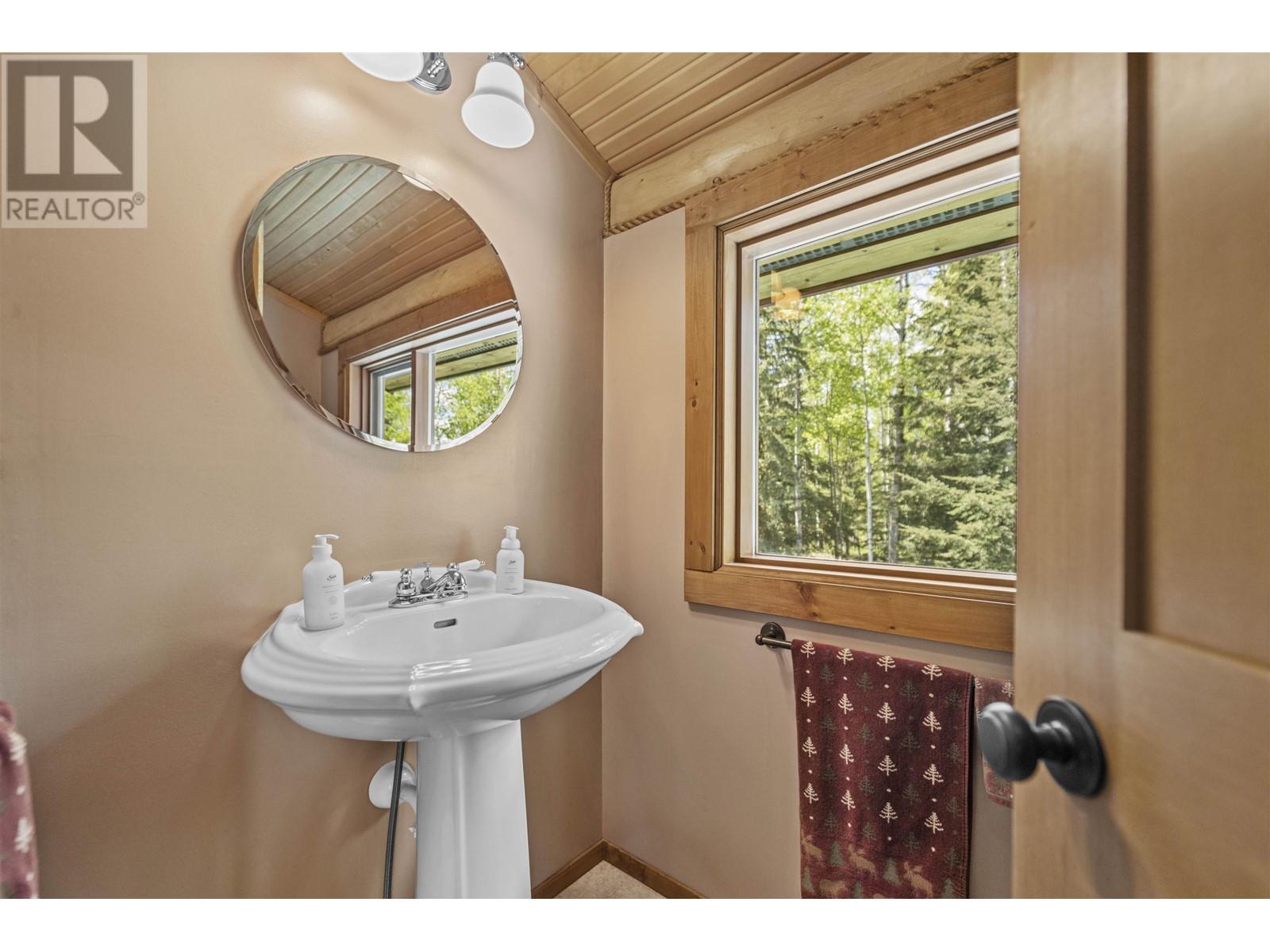 7445 Shertenlib Road, Lone Butte, British Columbia  V0K 1X2 - Photo 28 - R3011916