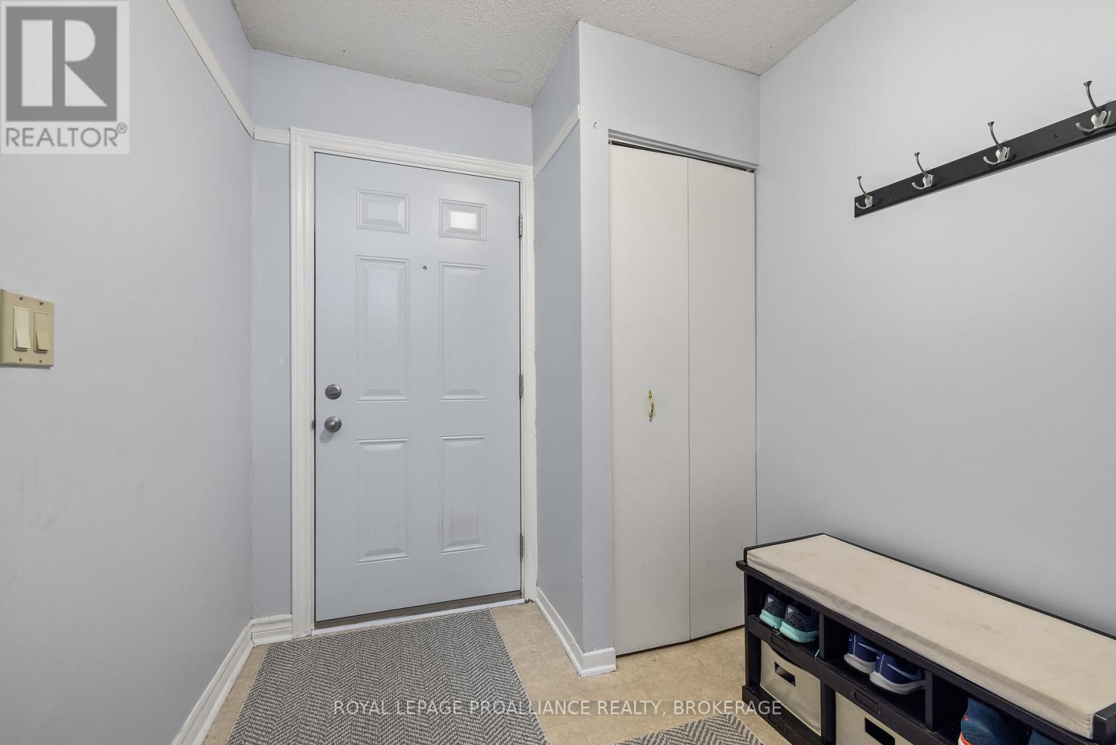 1126 Craig Lane, Kingston, Ontario  K7M 7W6 - Photo 2 - X12201921