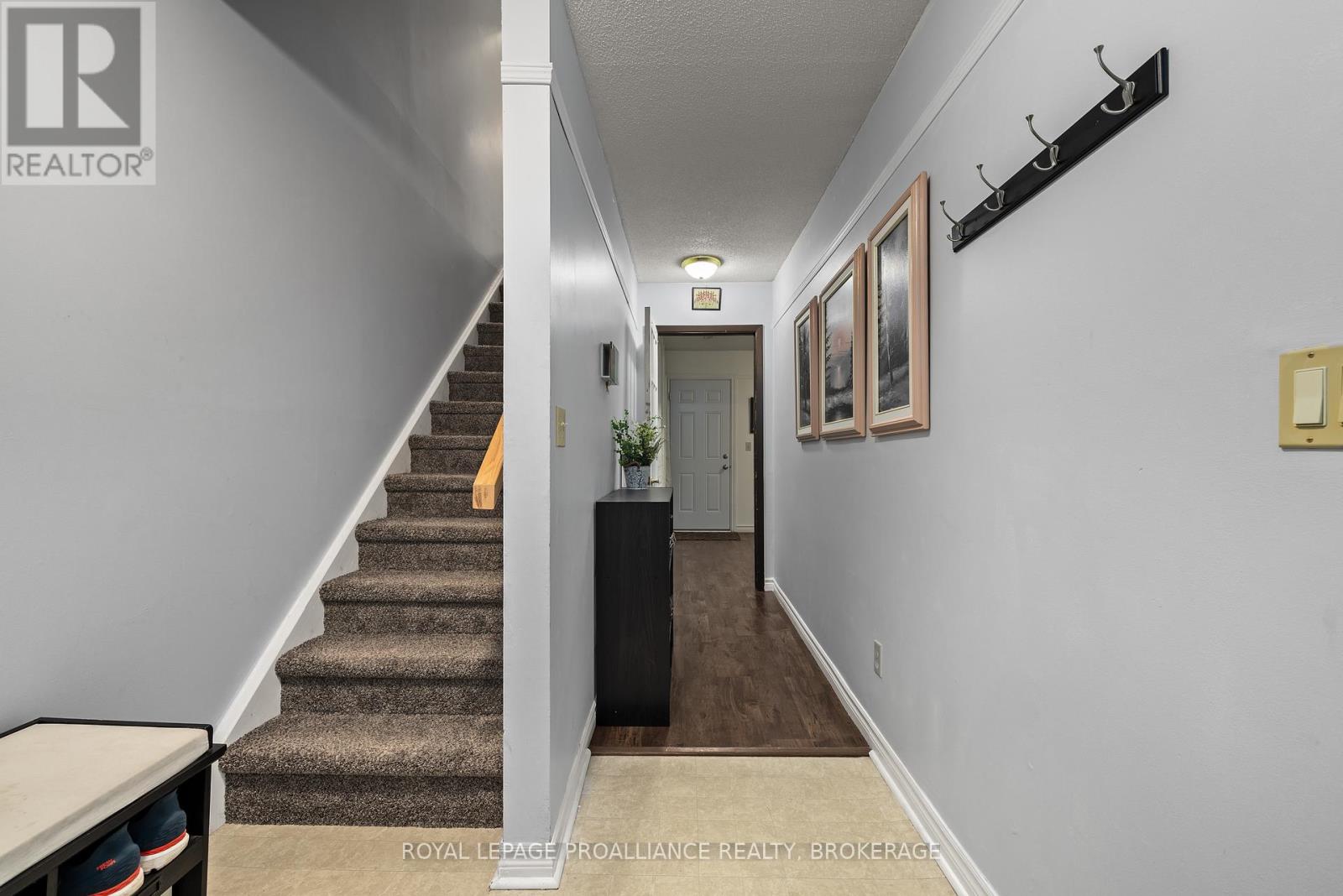 1126 Craig Lane, Kingston, Ontario  K7M 7W6 - Photo 3 - X12201921