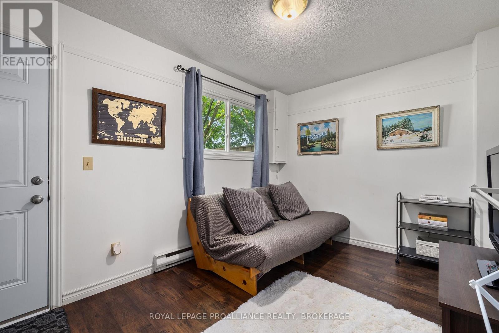 1126 Craig Lane, Kingston, Ontario  K7M 7W6 - Photo 4 - X12201921