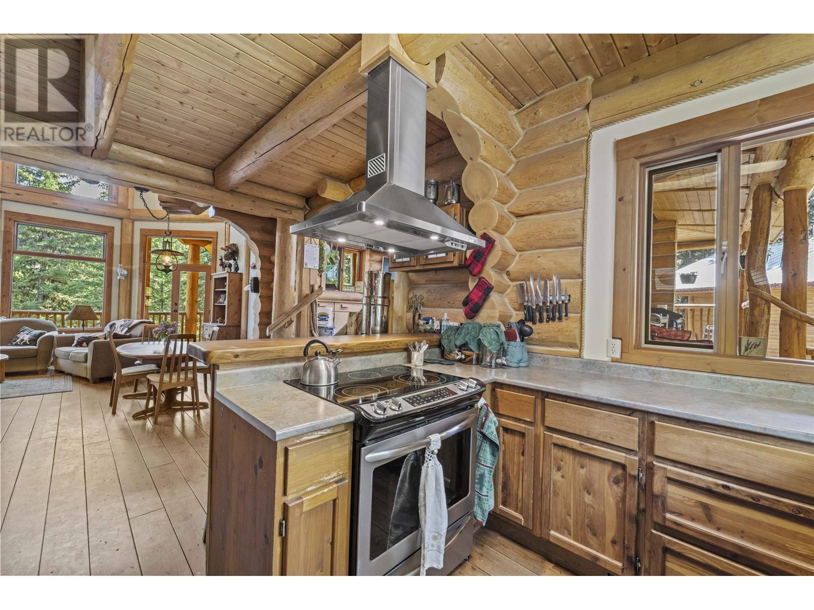 7445 Shertenlib Road, Lone Butte, British Columbia  V0K 1X2 - Photo 15 - R3011916