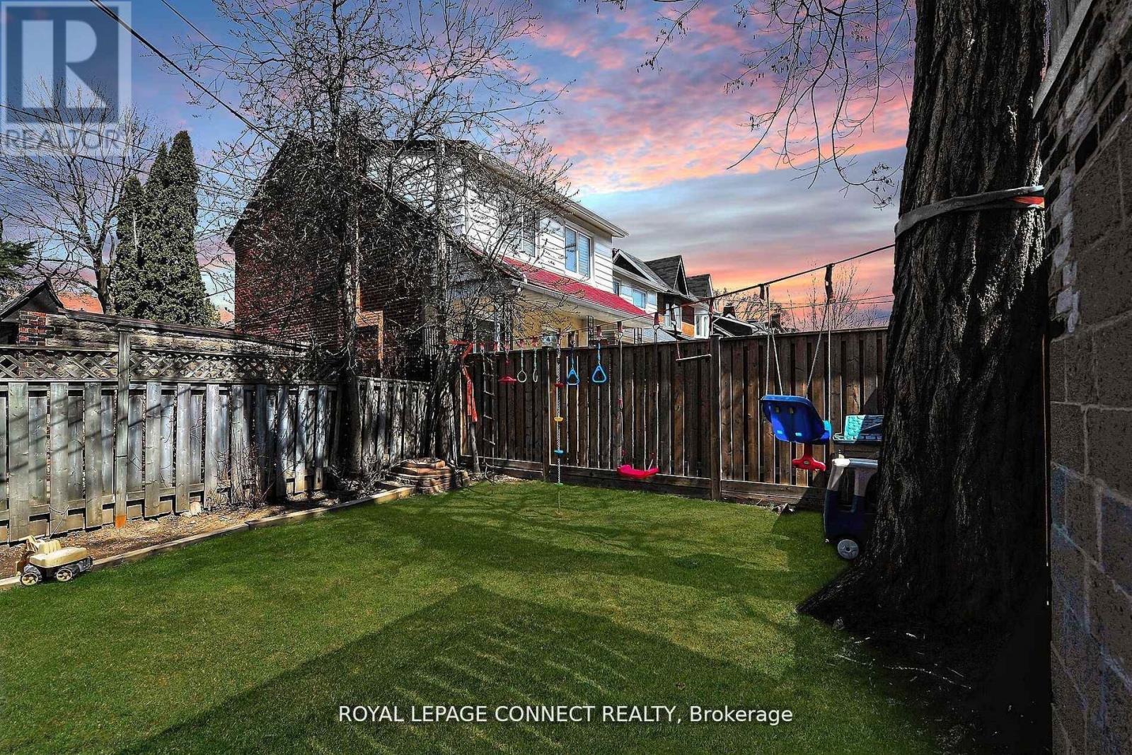 217 Winona Drive, Toronto, Ontario  M6C 3S4 - Photo 39 - C12201502