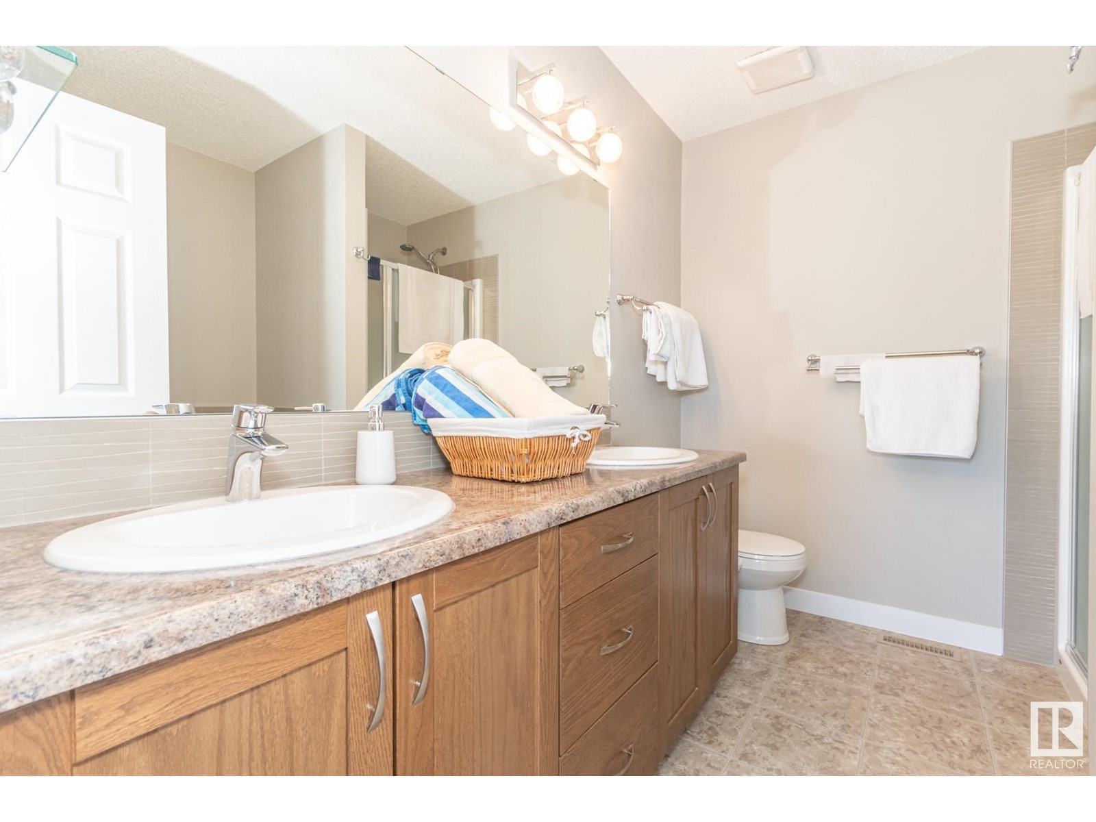 1537 Graydon Hill Pt Sw, Edmonton, Alberta  T6W 3C7 - Photo 26 - E4440767