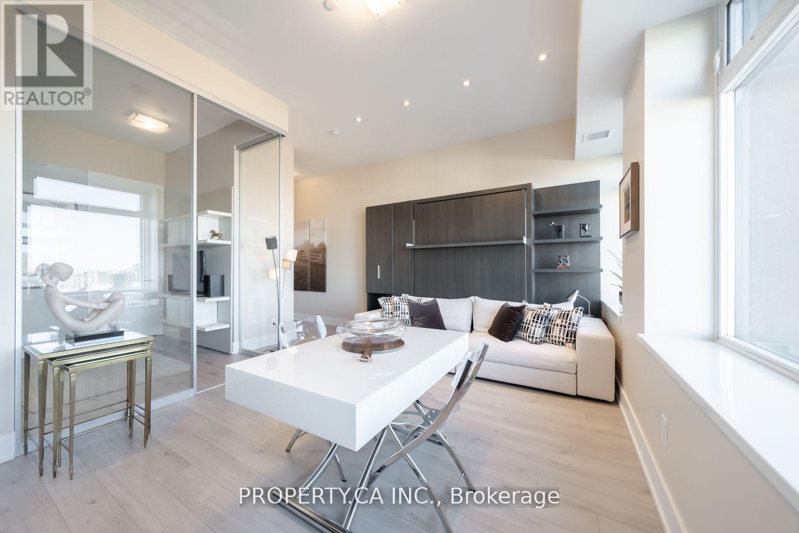 1728 - 111 St Clair Avenue W, Toronto, Ontario  M4V 1N5 - Photo 5 - C12201769