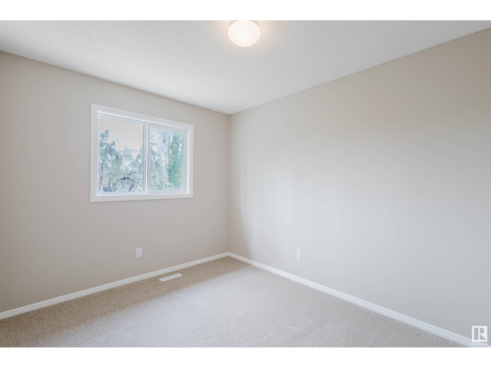 2611 Hanna Cr Nw, Edmonton, Alberta  T6R 3C9 - Photo 32 - E4440821