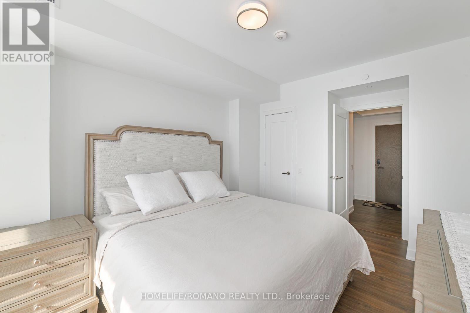 1409 - 30 Inn On The Park Drive, Toronto, Ontario  M3C 0P7 - Photo 11 - C12201873