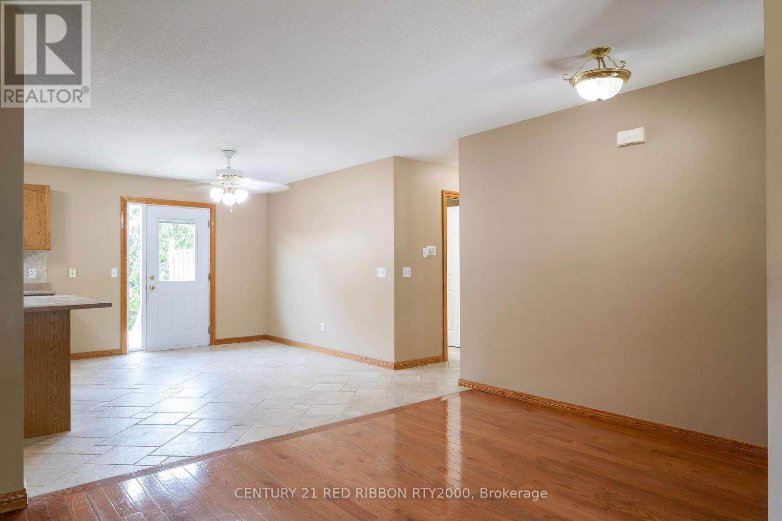482 Riverview Drive, Strathroy-Caradoc, Ontario  N7G 4B3 - Photo 17 - X12202099