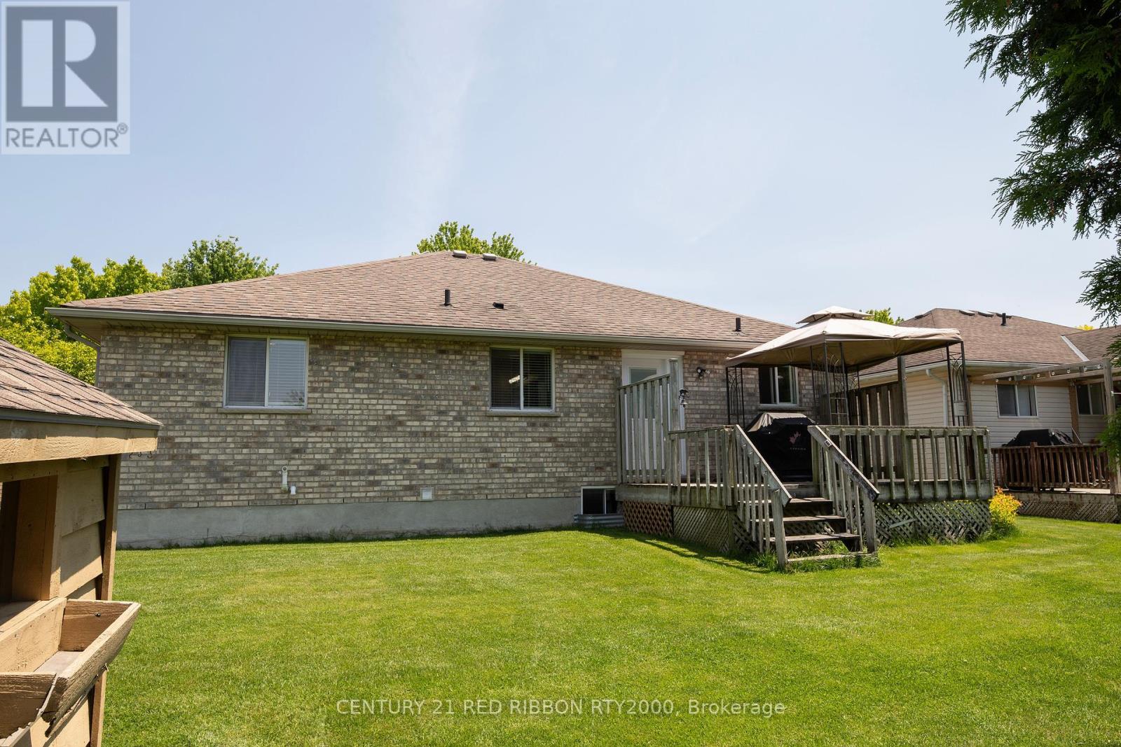 482 Riverview Drive, Strathroy-Caradoc, Ontario  N7G 4B3 - Photo 6 - X12202099