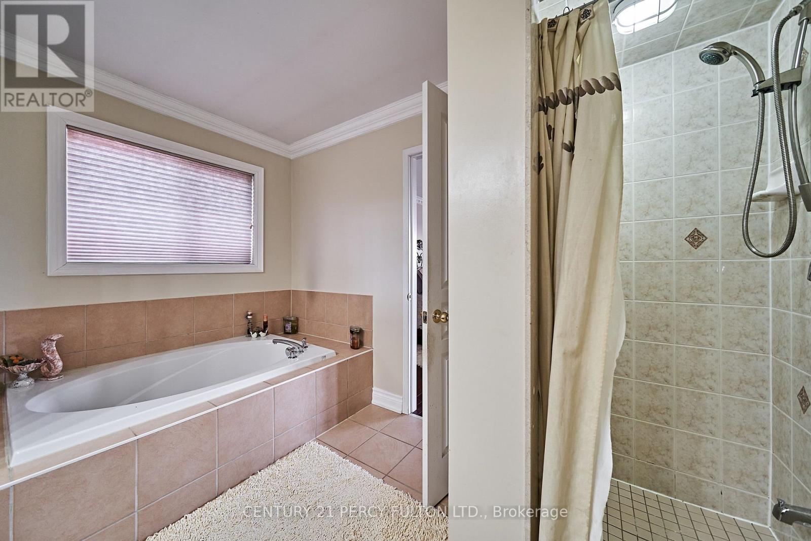 47 Vineyard Avenue, Whitby (Williamsburg), Ontario  L1P 1X5 - Photo 18 - E12201857
