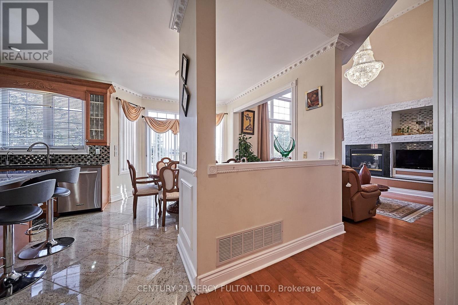 47 Vineyard Avenue, Whitby (Williamsburg), Ontario  L1P 1X5 - Photo 25 - E12201857