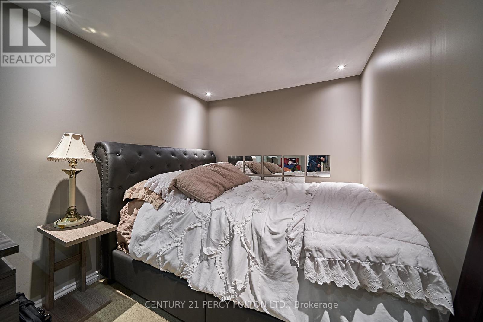 47 Vineyard Avenue, Whitby (Williamsburg), Ontario  L1P 1X5 - Photo 31 - E12201857