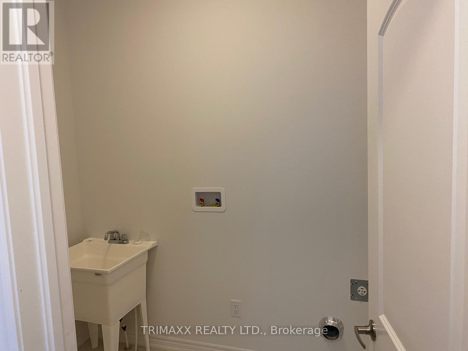 22 Kingsbury Trail, Barrie, Ontario  L9J 0W9 - Photo 8 - S12199689