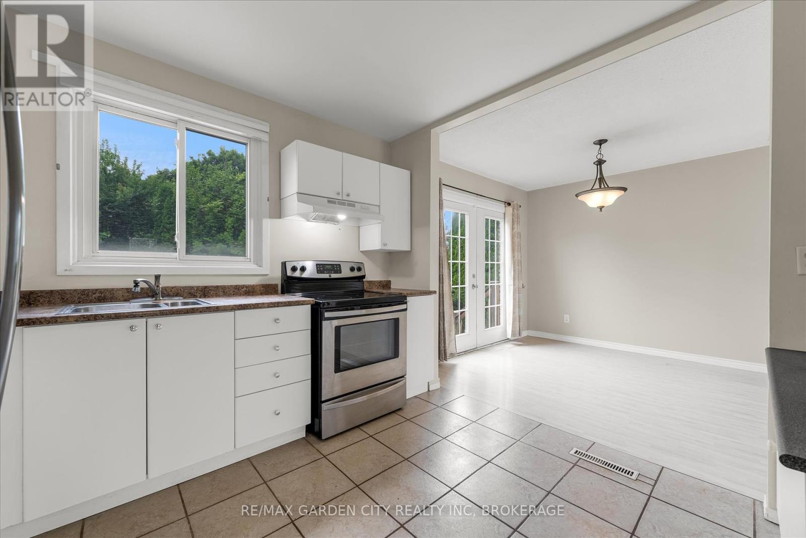 62 Ted Street, St. Catharines, Ontario  L2N 1E5 - Photo 11 - X12201906