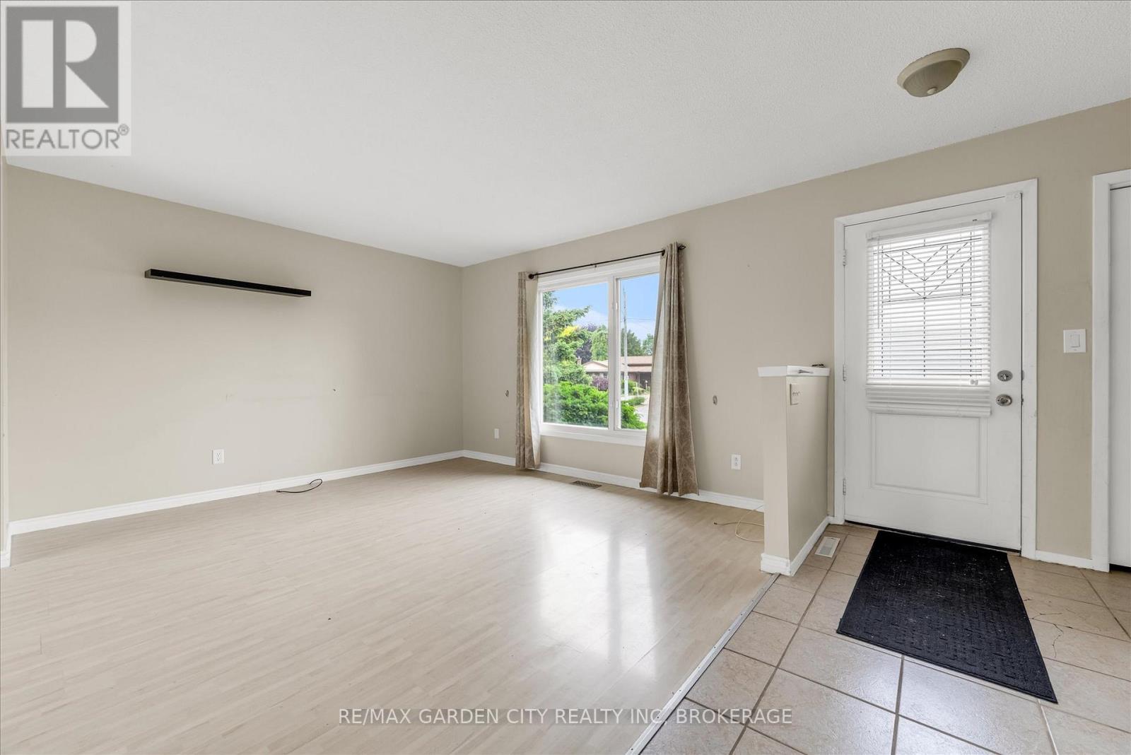 62 Ted Street, St. Catharines, Ontario  L2N 1E5 - Photo 4 - X12201906