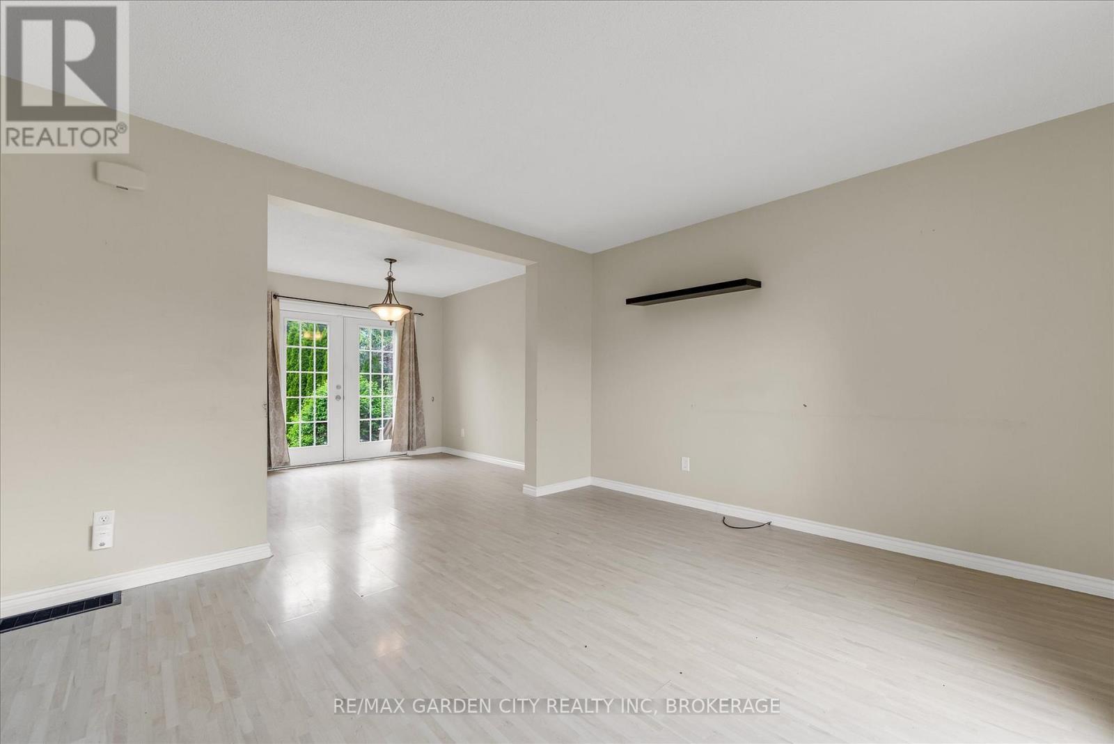 62 Ted Street, St. Catharines (Fairview), Ontario  L2N 1E5 - Photo 5 - X12201906