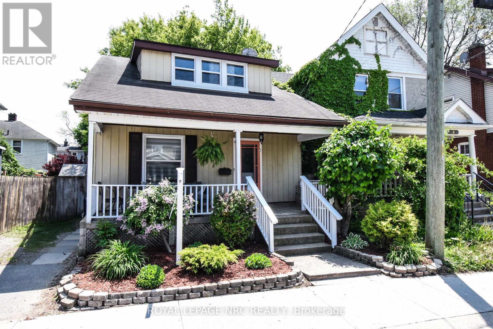 116 Lowell Avenue, St. Catharines, Ontario  L2R 2E2 - Photo 1 - X12201926