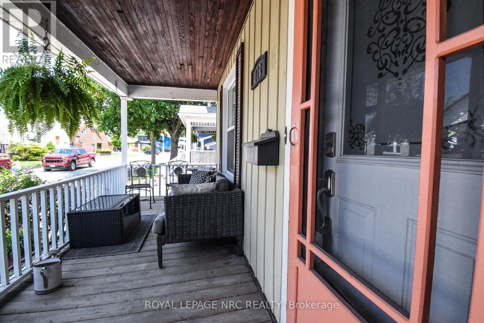 116 Lowell Avenue, St. Catharines, Ontario  L2R 2E2 - Photo 3 - X12201926